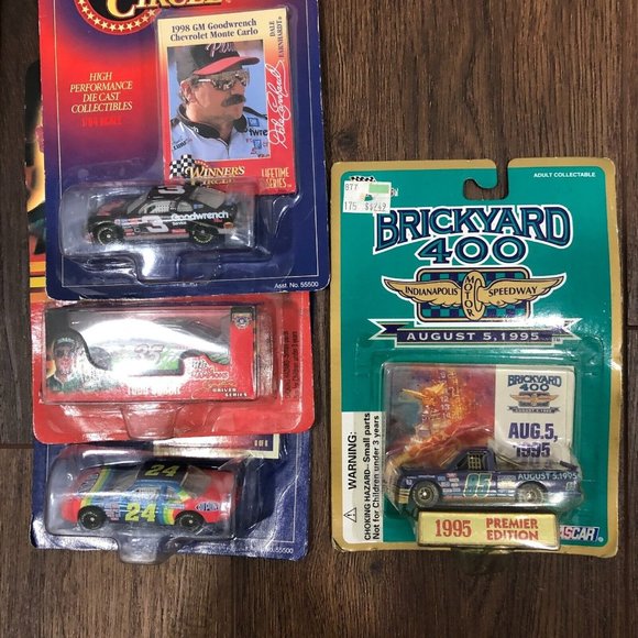 1992 1993 NASCAR Racing Champions Stock Car w/ Card and Display & Winners Circle - Picture 3 of 13